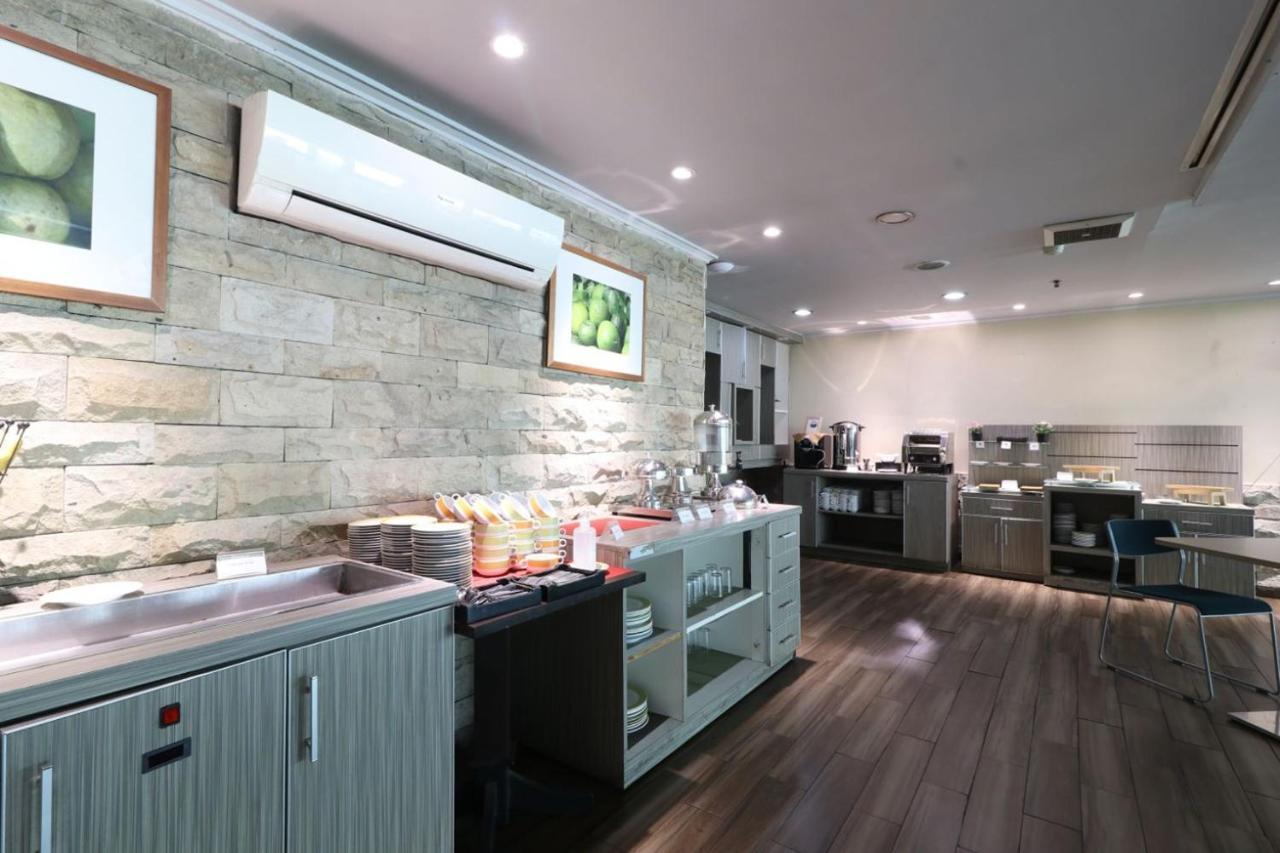 Tamarin Hotel Jakarta Manage By Vib Hospitality Management Экстерьер фото
